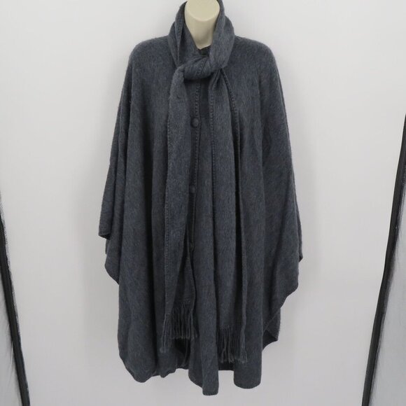 Alpaca Chuyak Women One Size Fits Most OSFM Gray Wrap Cape Button Built In Scarf - Picture 8 of 8